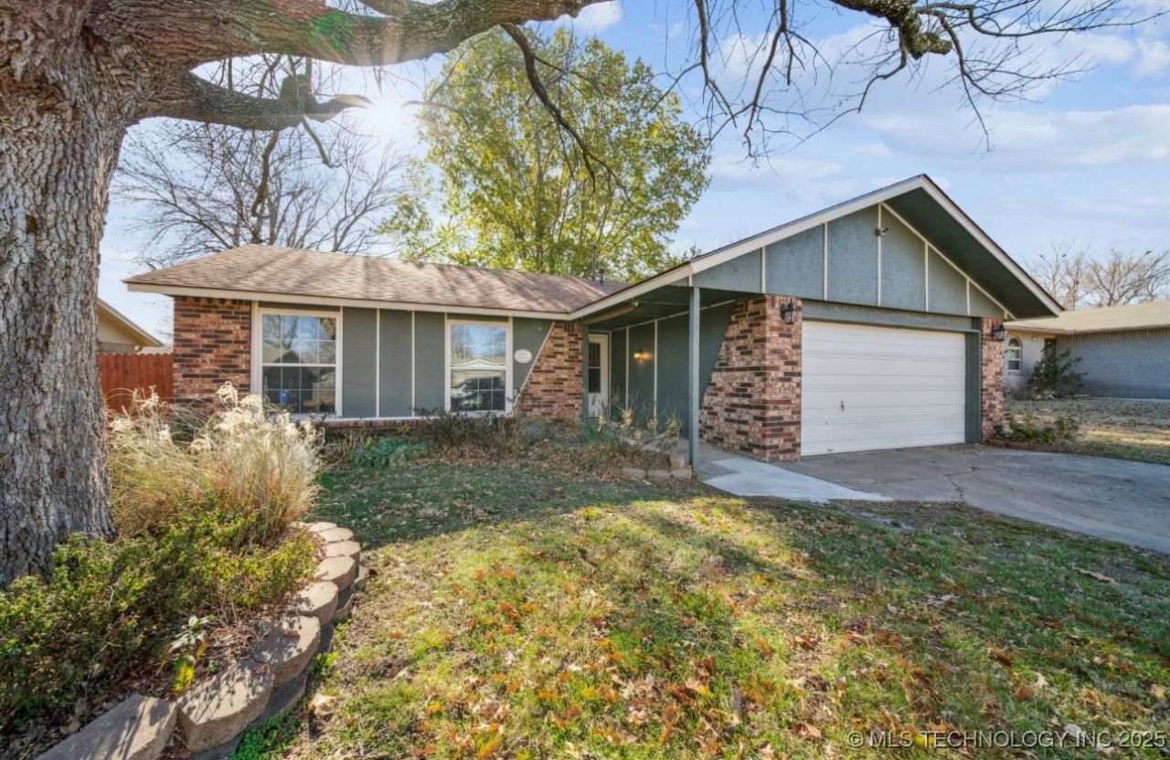 151 W Kent Street, Broken Arrow, OK 74012 Main Photo