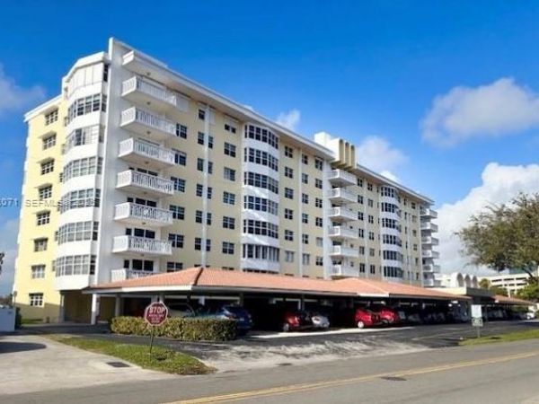 2500 NE 48th Ln , Unit 507, Fort Lauderdale, FL 33308