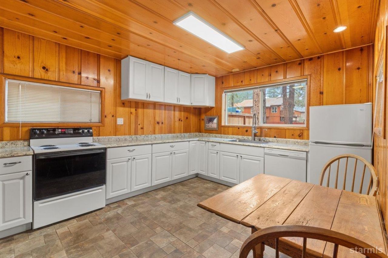 2520 Osborne Avenue, South Lake Tahoe, CA 96150 Photo