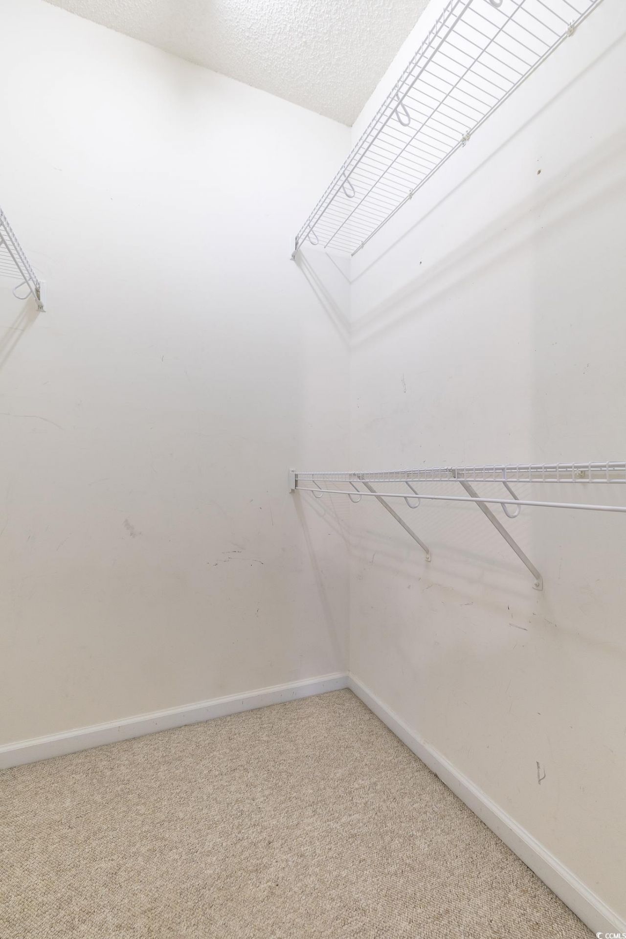 5786 Longwood Dr. Photo 7