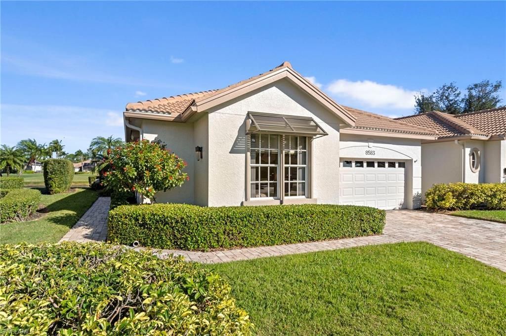 8583 Fairway Bend Dr, Estero, FL 33967 Photo