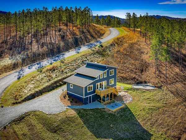 1958 Twisted Oak Road, Talking Rock, GA 30175