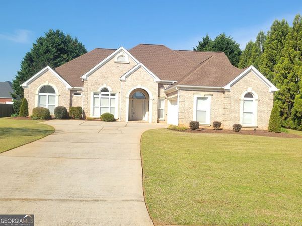 1086 Rowanshyre Circle, Mcdonough, GA 30253