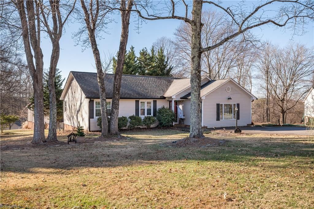 710 Saddle Drive, Pilot Mountain, NC 27041 Main Photo