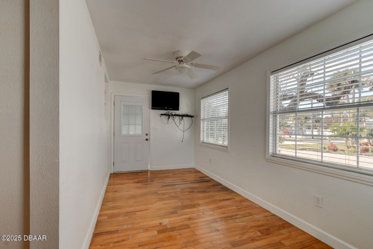 922 Locust Street, New Smyrna Beach, FL 32169 Photo