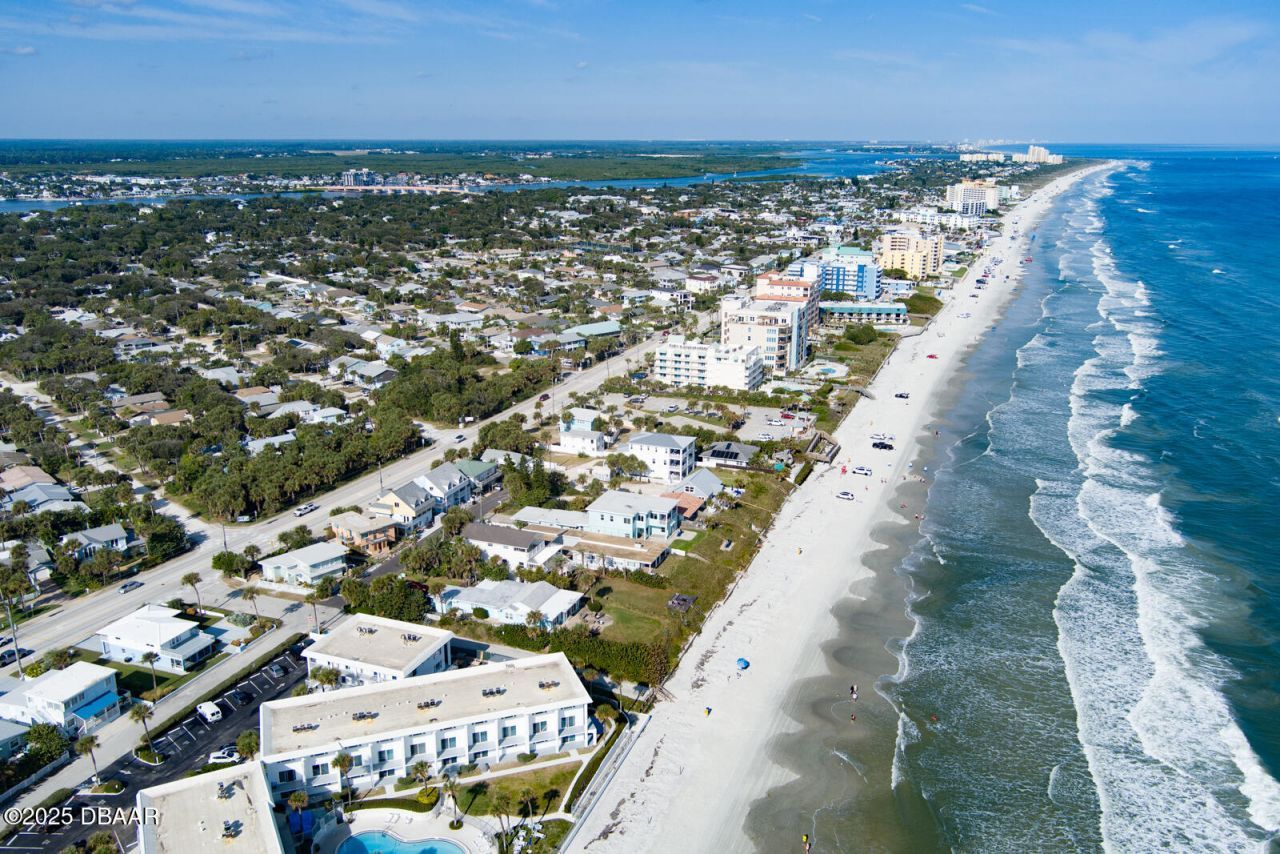 922 Locust Street, New Smyrna Beach, FL 32169 Photo