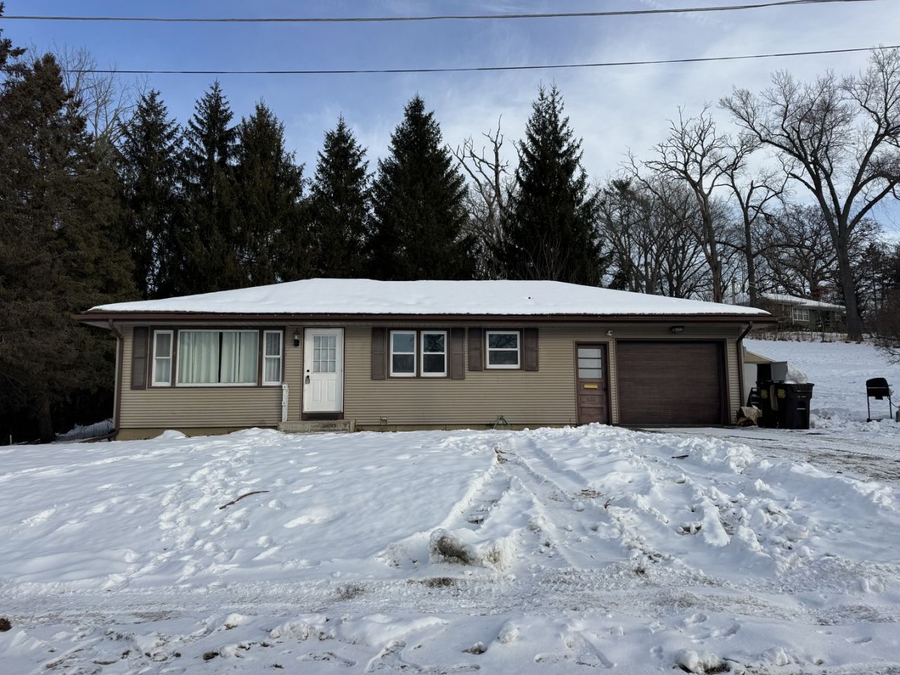 620 Hillandale Drive, Morrison, IL 61270 Main Photo