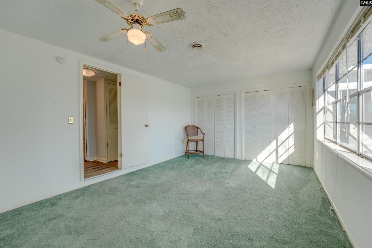 517 Hickory Circle Photo 32