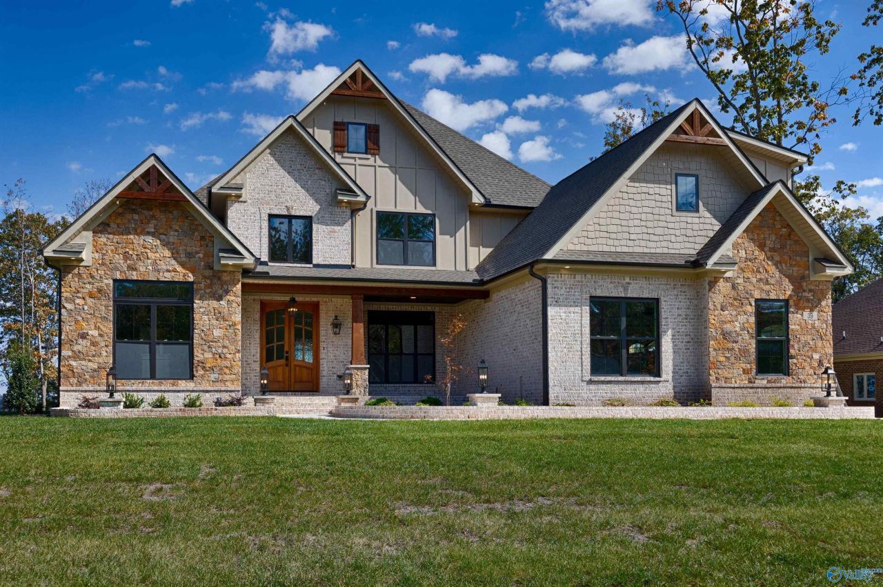 49 Ridge Bluff Circle, Huntsville, AL 35803 Main Photo