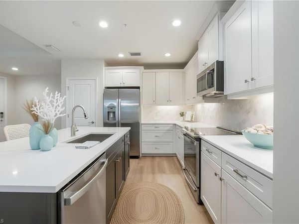 2640 Seychelles CIR, Unit 2804, NAPLES, FL 34112