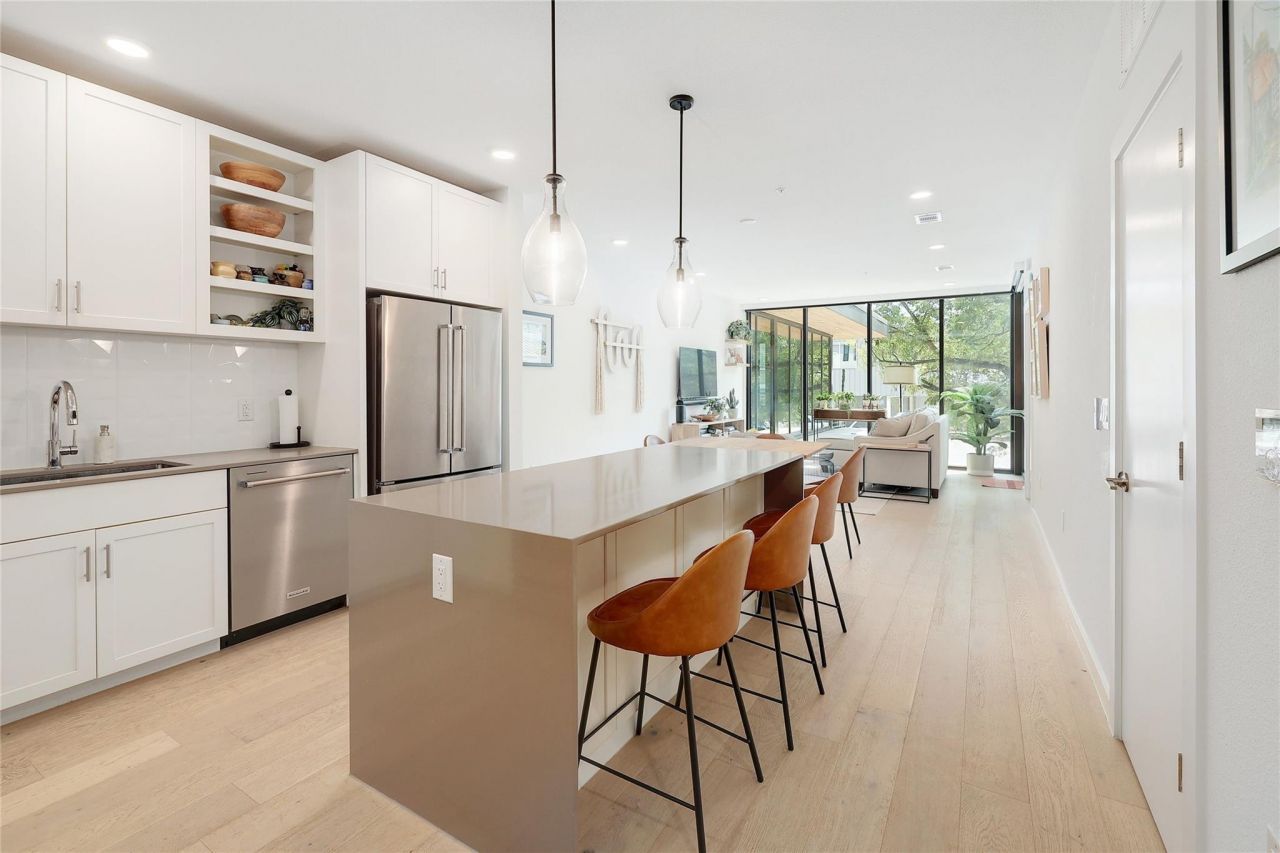 1600 S 1st St, Unit 220, Austin, TX 78704 Main Photo