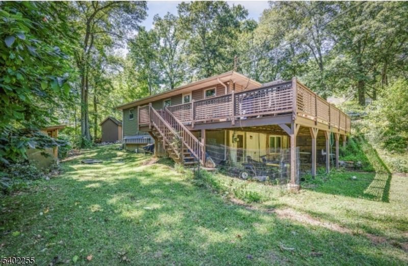 1 Stonewall Dr, Vernon, NJ 07419 Main Photo