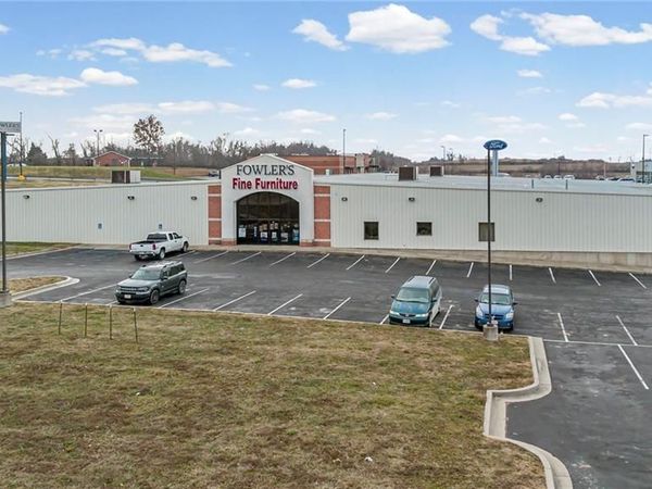 912 Walton Way, Richmond, MO 64085