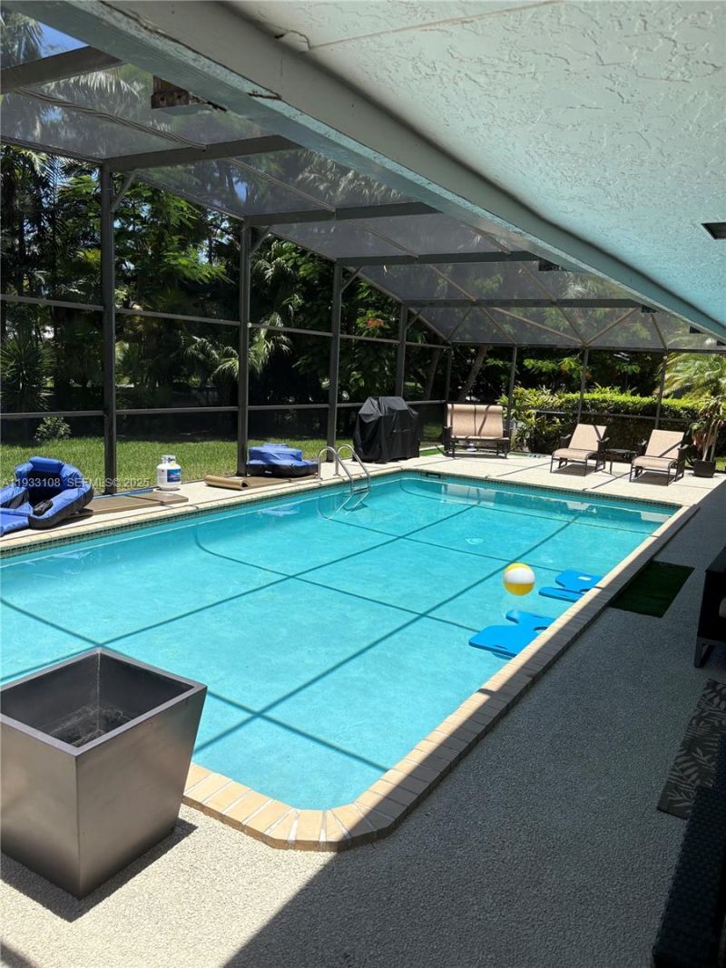 8265 SW 176th Ter , Palmetto Bay, FL 33157 Photo