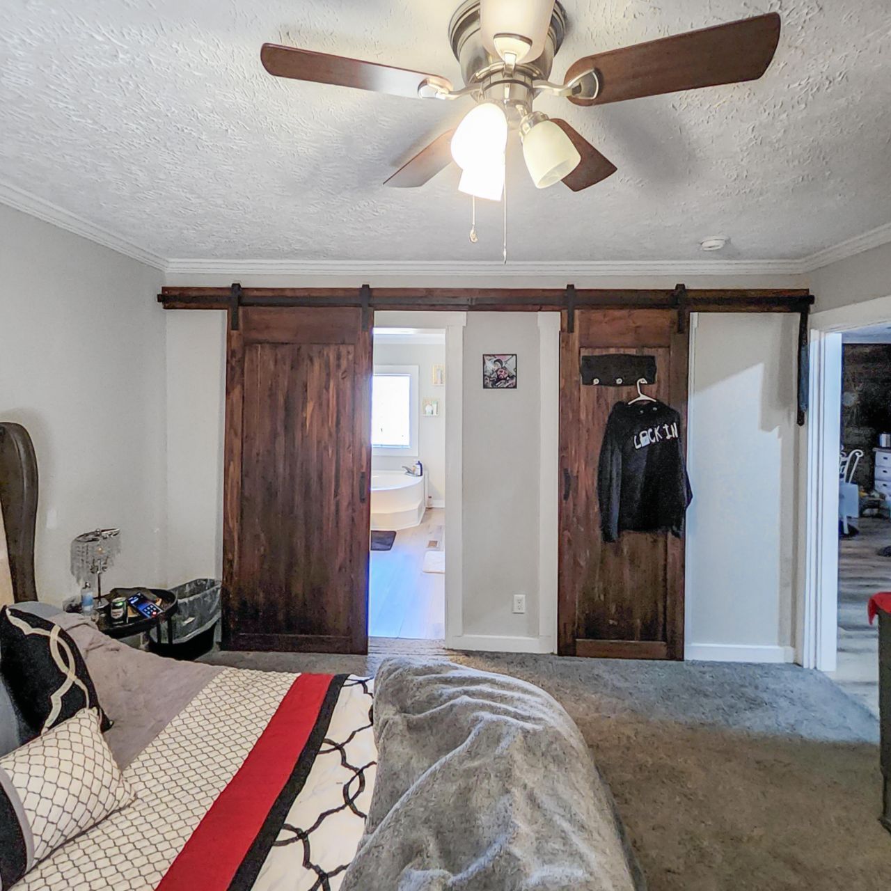 1105 Peacock Street Photo 10