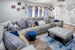 1105 Peacock Street photo 4