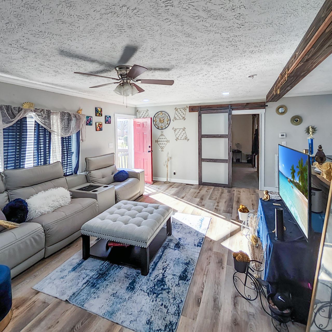 1105 Peacock Street Photo 5