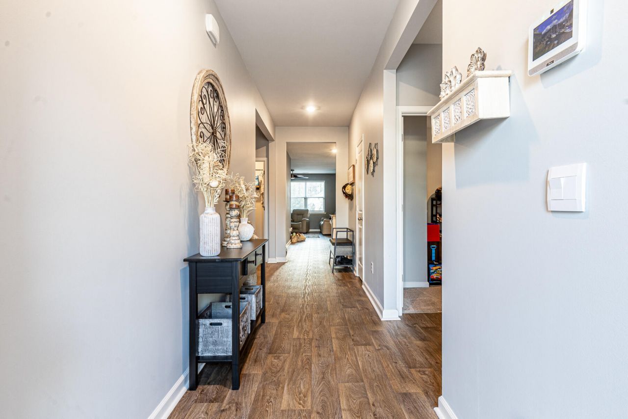 114 Valley Row Photo 16