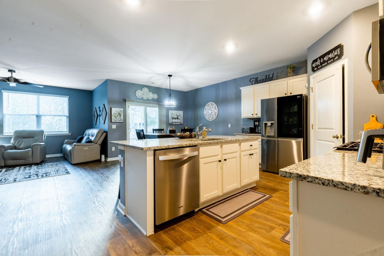 114 Valley Row Photo 32