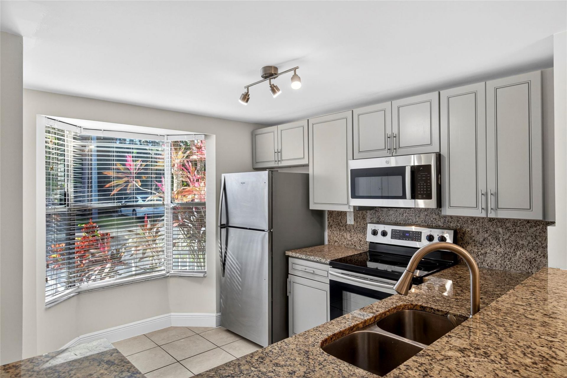 1921 NE 15th Ave, Fort Lauderdale, FL 33305 Photo