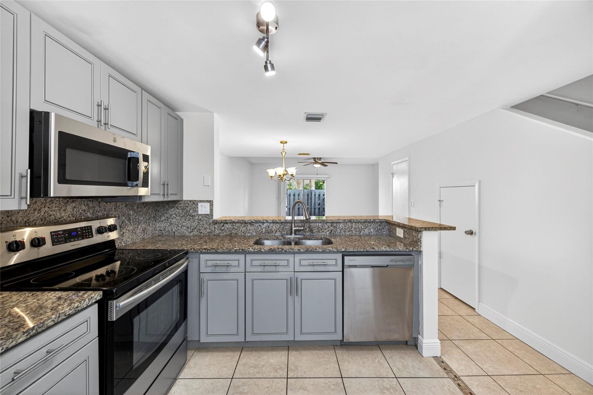 1921 NE 15th Ave, Fort Lauderdale, FL 33305 Photo