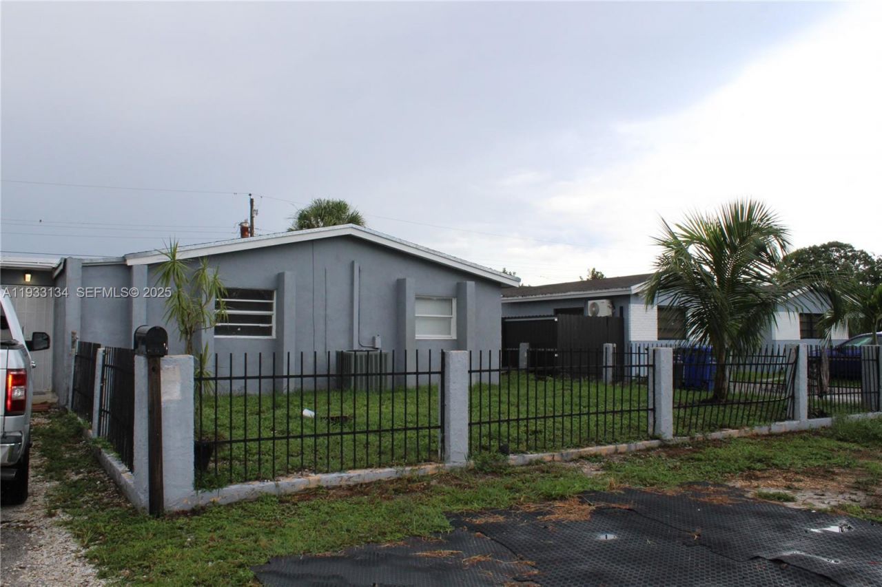 6651 Custer St, Hollywood, FL 33024 Photo