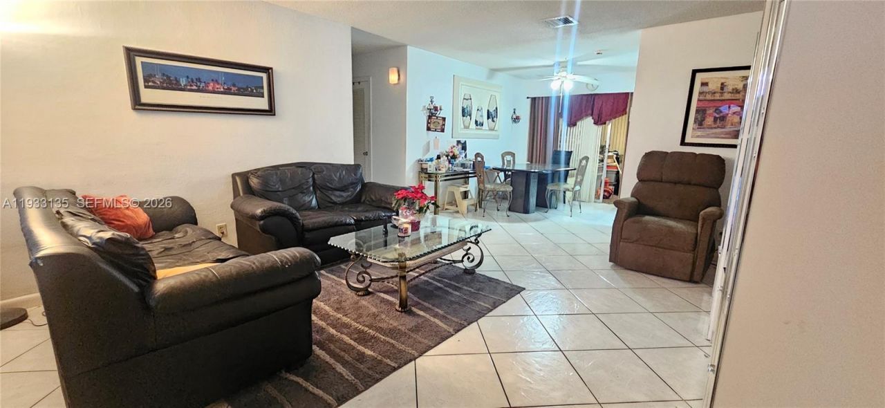 5715 NW 84th Ter, Tamarac, FL 33321 Photo