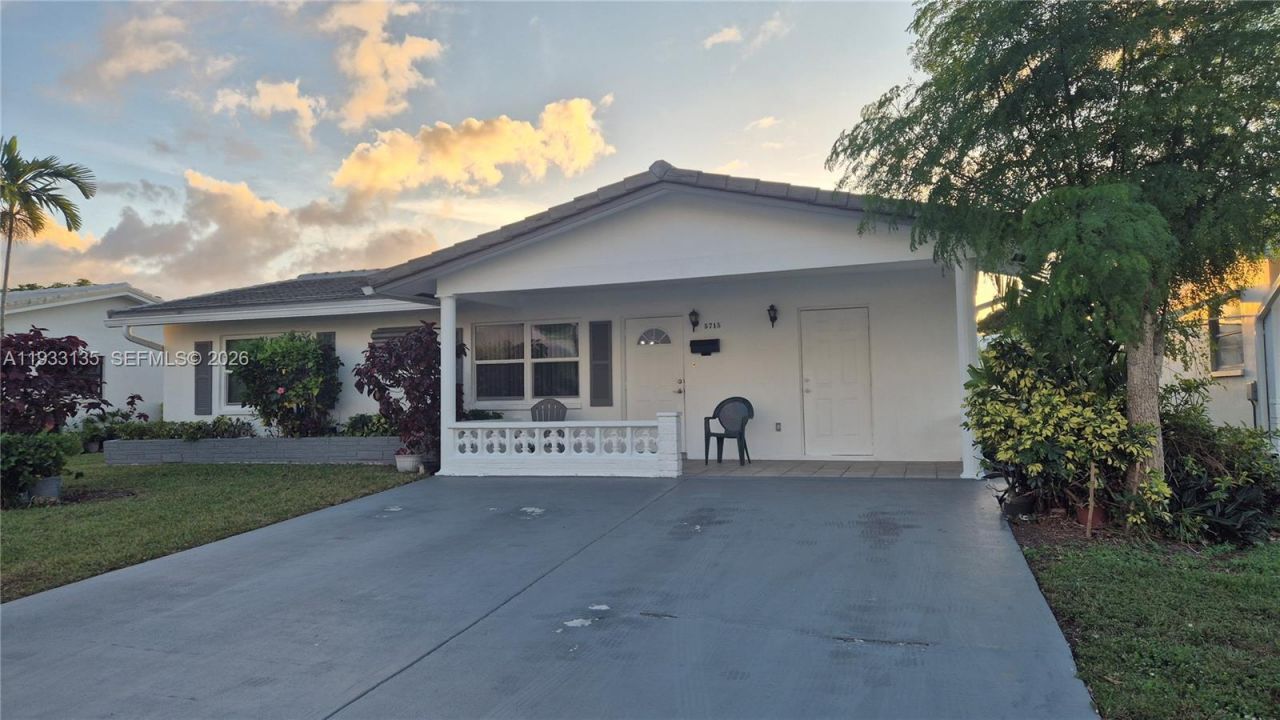 5715 NW 84th Ter, Tamarac, FL 33321 Photo