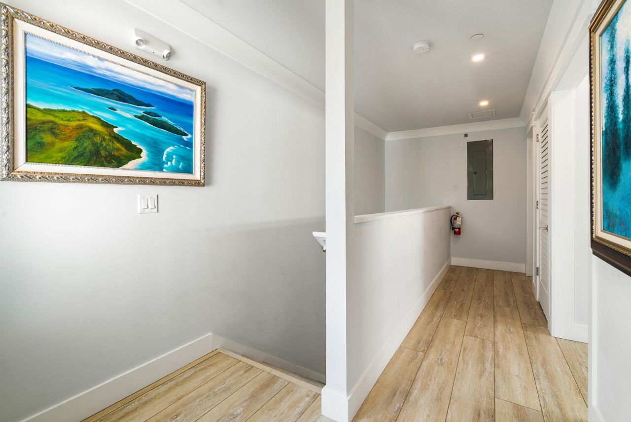 81906 Overseas Highway, Unit 3, Islamorada, FL 33036 Photo