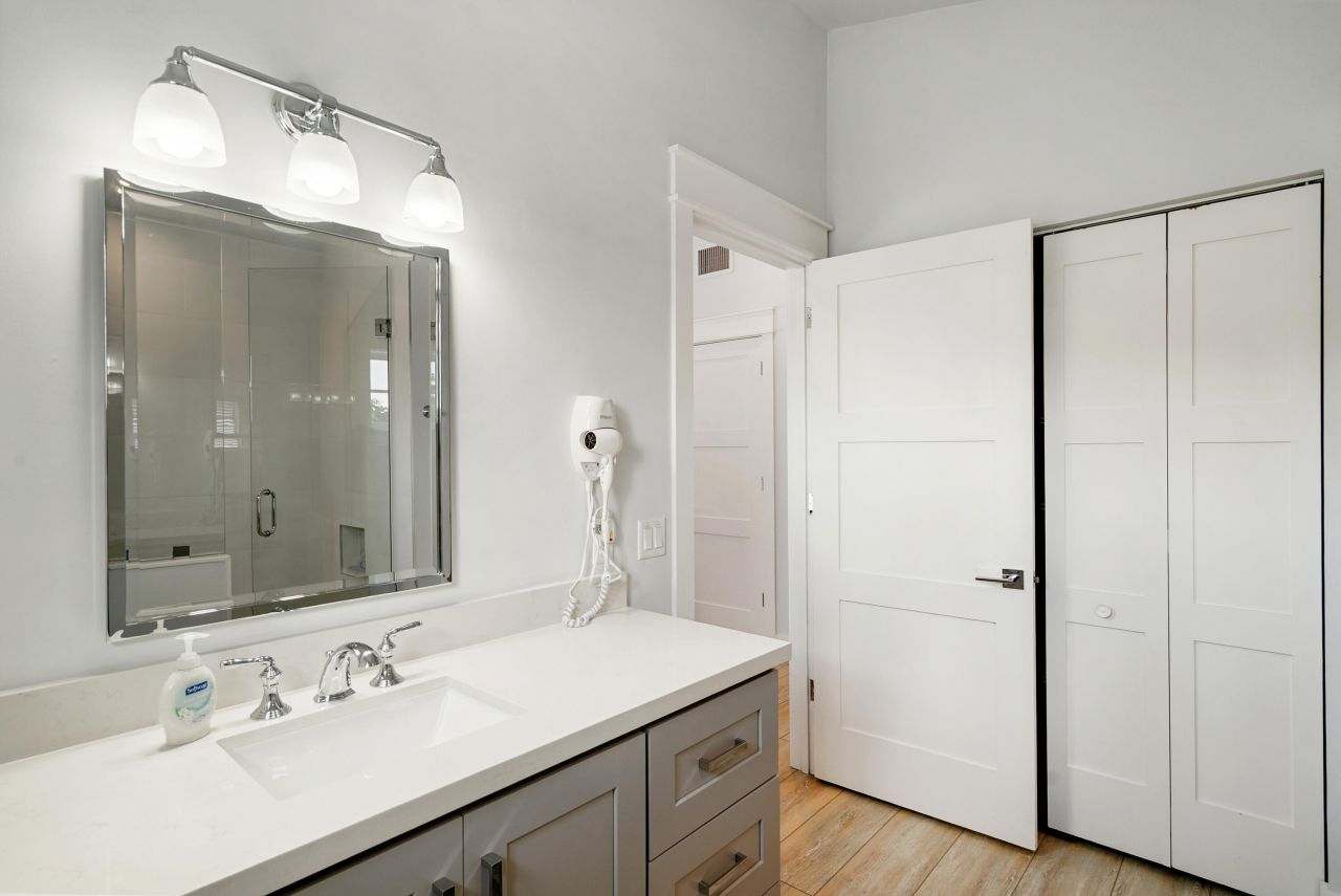 81906 Overseas Highway, Unit 3, Islamorada, FL 33036 Photo