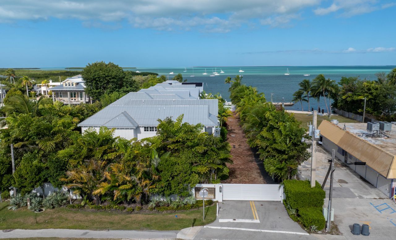 81906 Overseas Highway, Unit 3, Islamorada, FL 33036 Photo