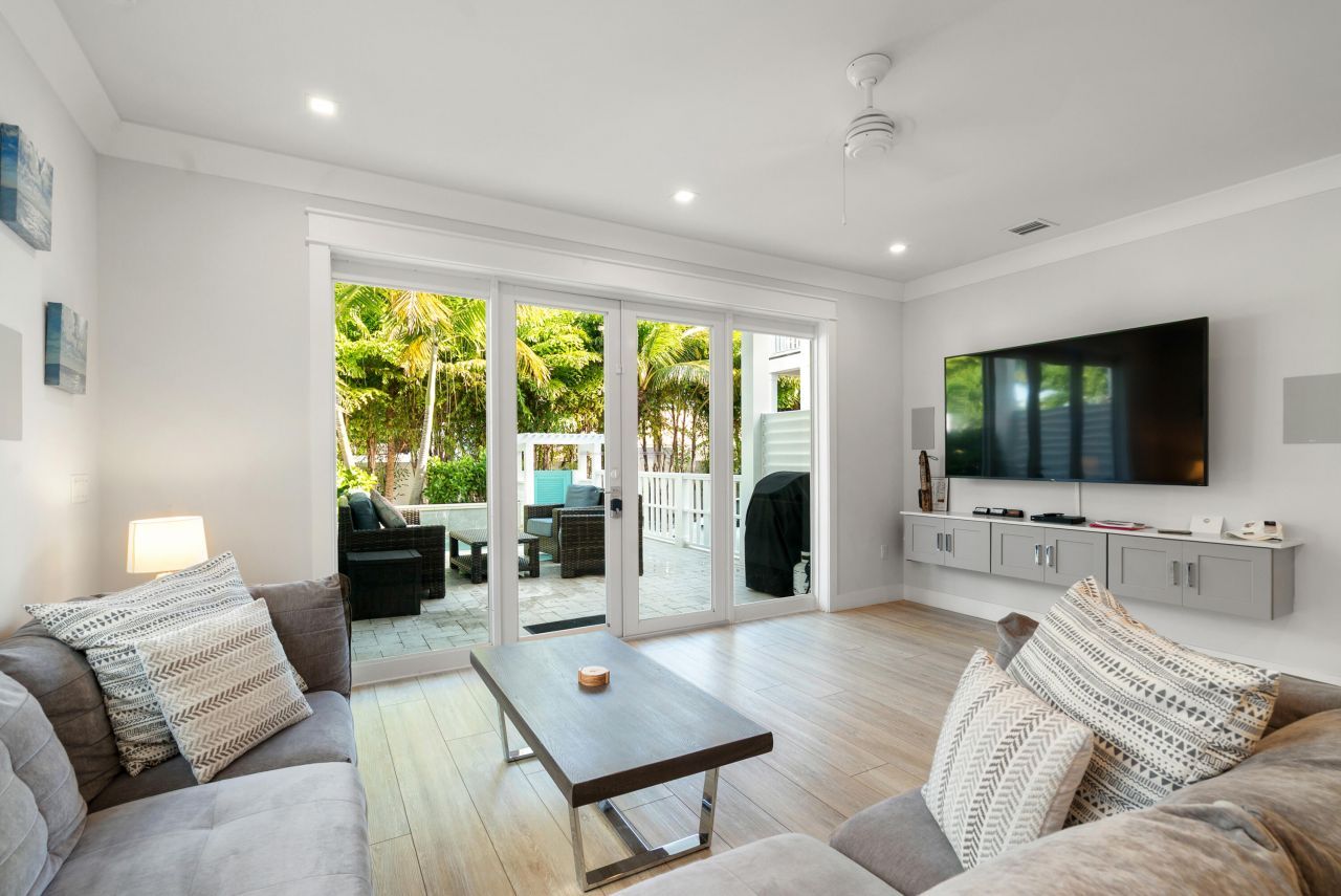 81906 Overseas Highway, Unit 3, Islamorada, FL 33036 Photo