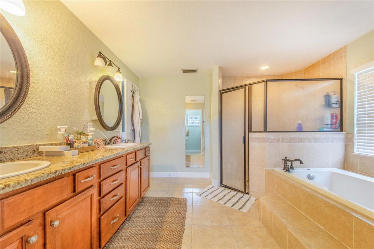 4510 Holloway Creek Drive, Plant City, FL 33567 Photo