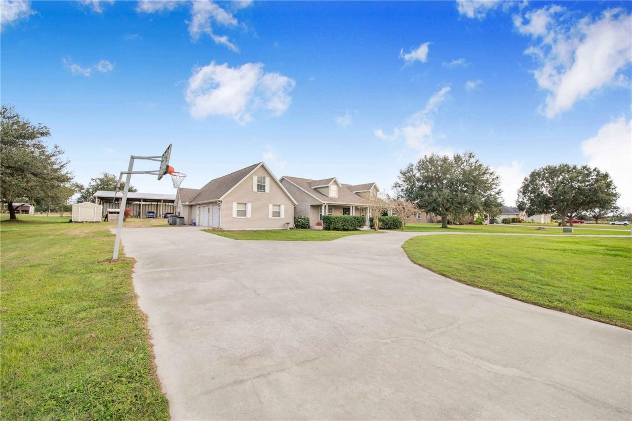 4510 Holloway Creek Drive, Plant City, FL 33567 Photo