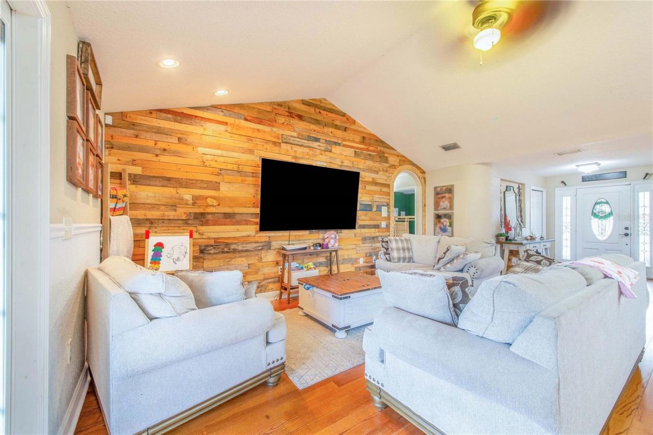 4510 Holloway Creek Drive, Plant City, FL 33567 Photo