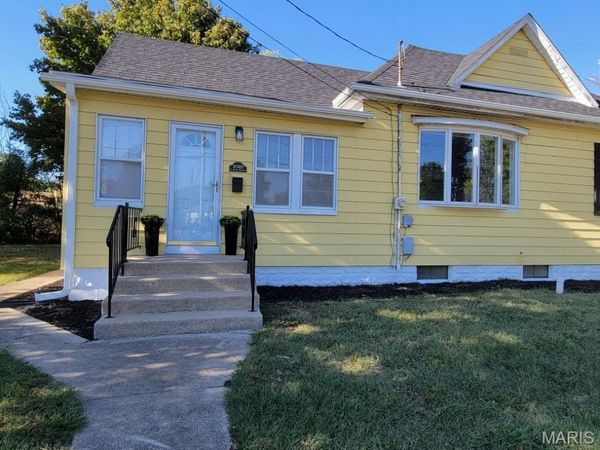 1021 E Main Street, Staunton, IL 62088