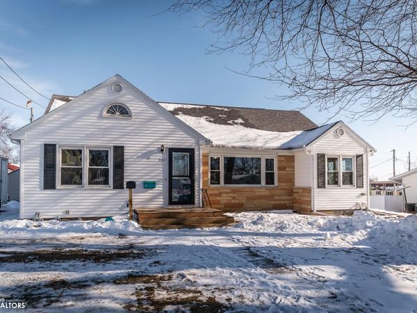 903 Walnut Street, Traer, IA 50675
