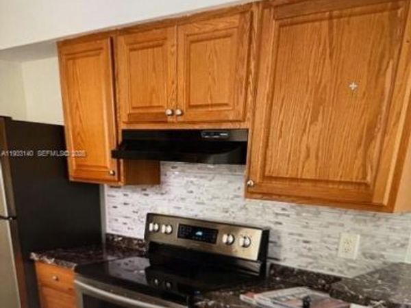 833 Riverside Dr, Unit 817, Coral Springs, FL 33071