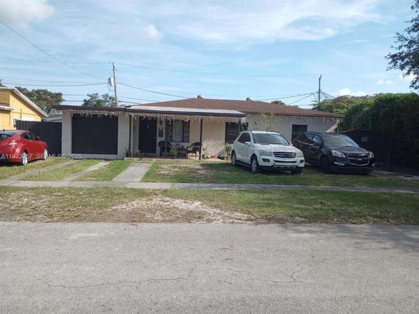 14025 Jackson St , Miami, FL 33176