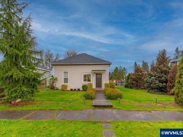 205 N 3rd St, Jefferson, OR 97352