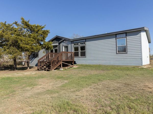 425 High View Ranch DR, Cedar Creek, TX 78612