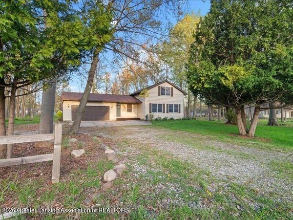 10391 Hardwood Trail, Perrinton, MI 48871