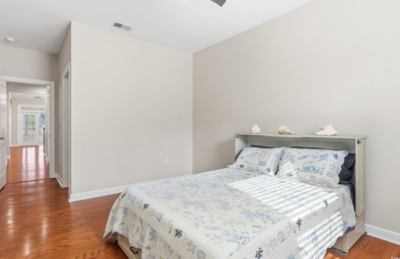 1960 Oxford St. Photo 25