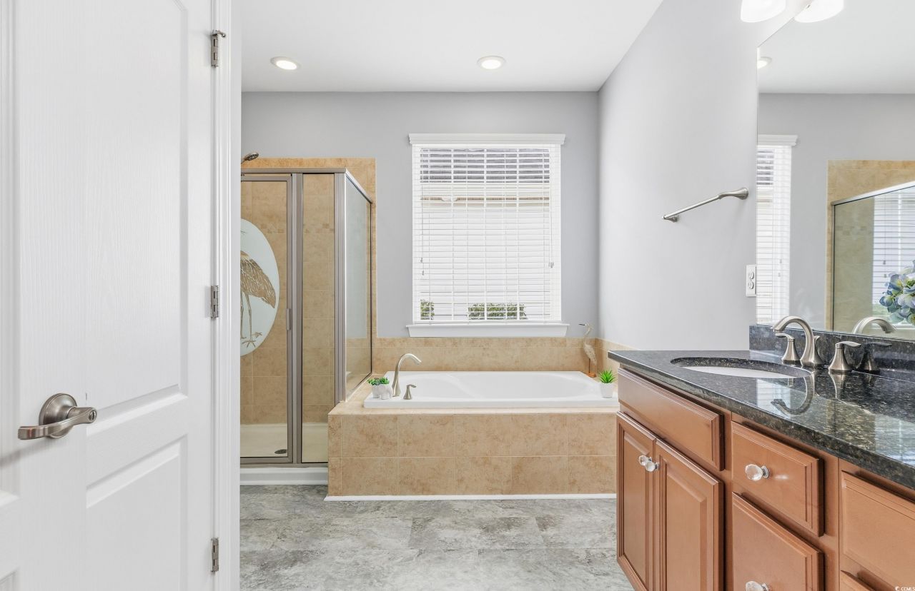 1960 Oxford St. Photo 28