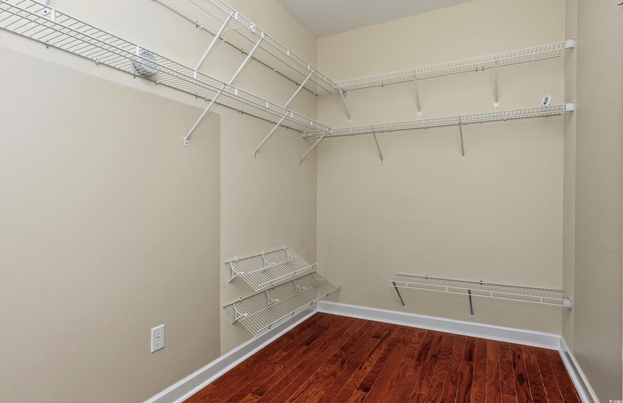 1960 Oxford St. Photo 30