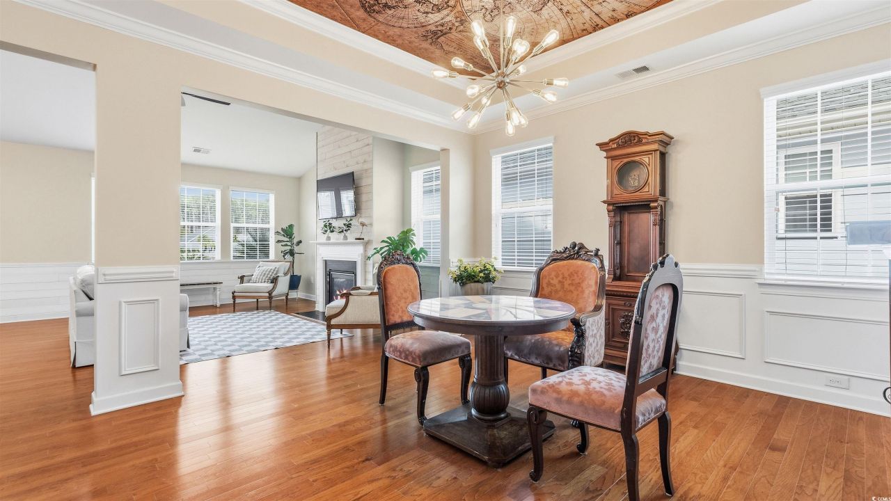 1960 Oxford St. Photo 8