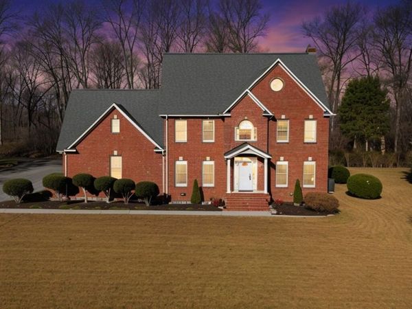 2832 Kensington Street, Athens, TN 37303