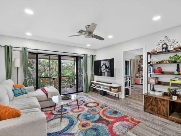 1801 Presidential Way, Unit D204, West Palm Beach, FL 33401