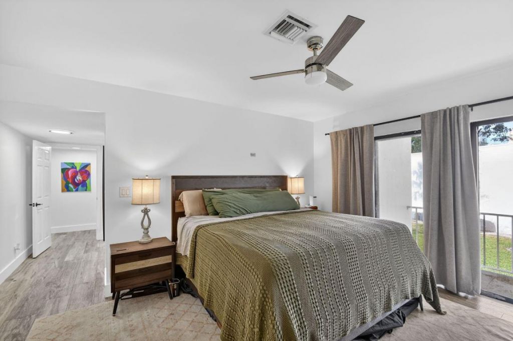 1801 Presidential Way, Unit D204, West Palm Beach, FL 33401 Photo