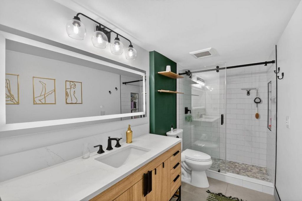 1801 Presidential Way, Unit D204, West Palm Beach, FL 33401 Photo